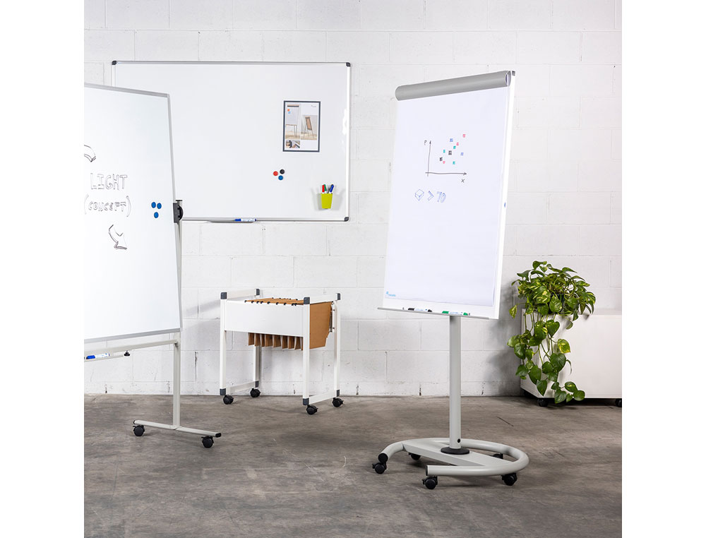 PIZARRA BLANCA ROCADA PARA CONFERENCIAS METALICA LACADA MAGNETICA CON RUEDAS 68X104 CM INCLUYE 2 BRAZOS LATERALES