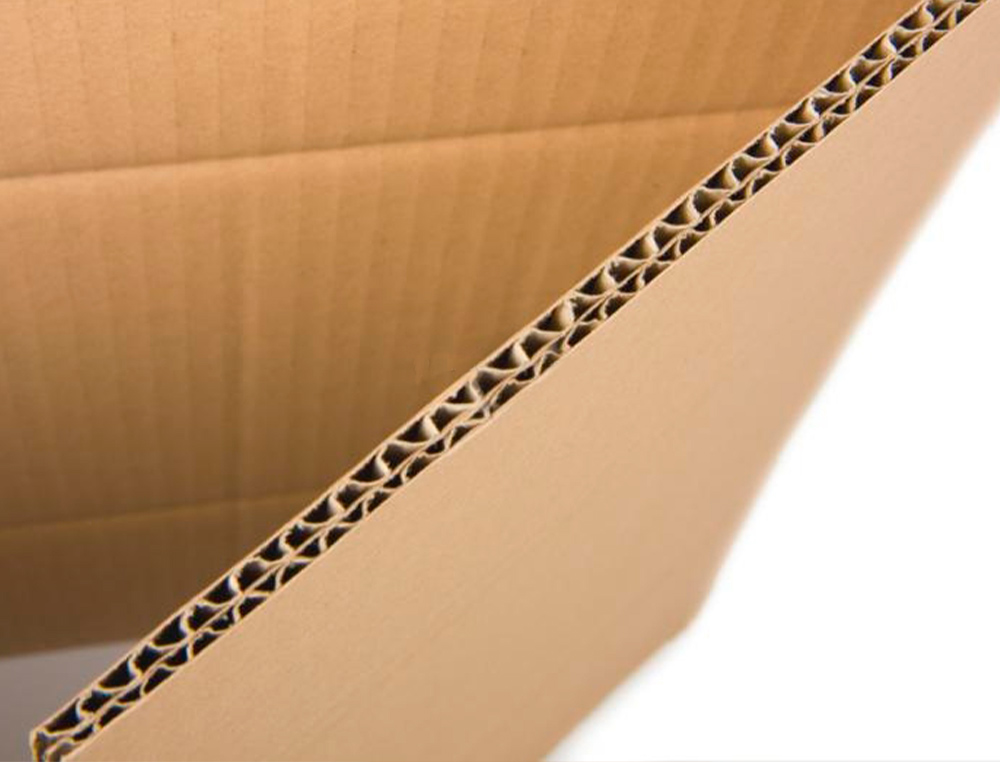 CAJA PARA EMBALAR Q-CONNECT AMERICANA ULTRA RESISTENTE CARTON RECICLADO CANAL DOBLE 7MM COLOR KRAFT 304X150X217 MM