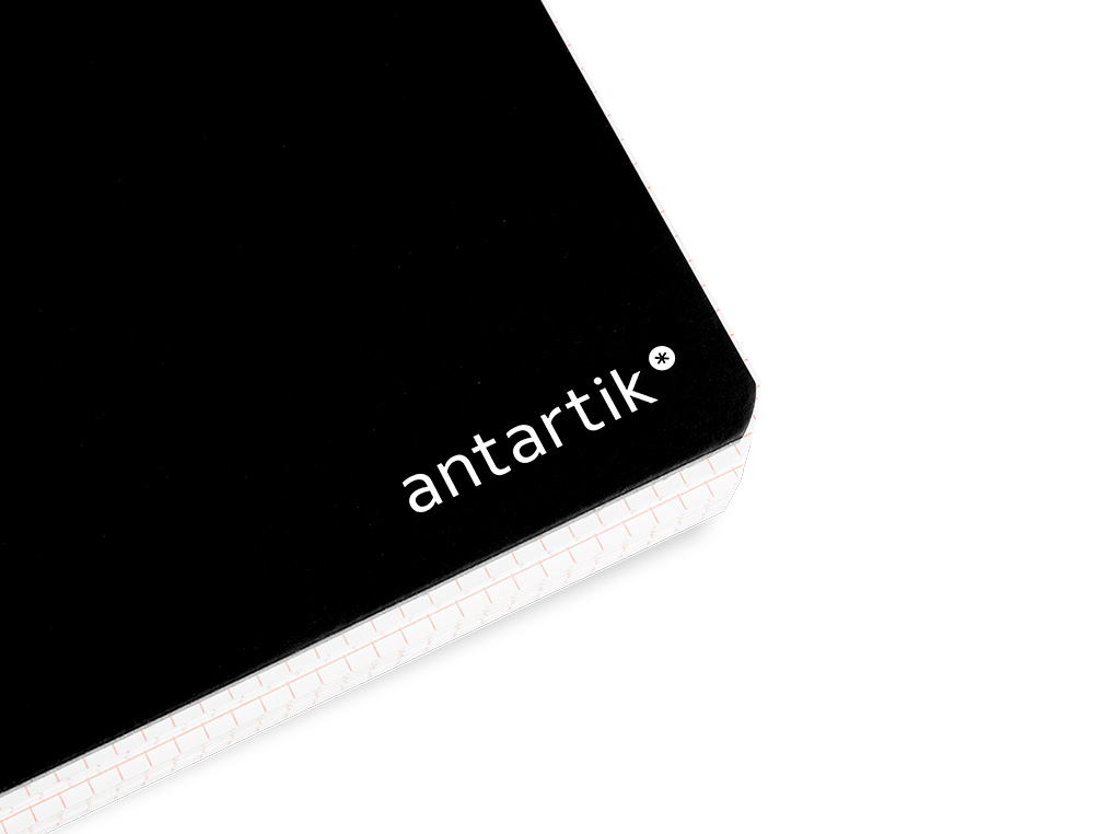 CUADERNO ESPIRAL A4 ANTARTIK TAPA DURA 80H 90GR CUADRO 4MM CON MARGEN COLOR NEGRO