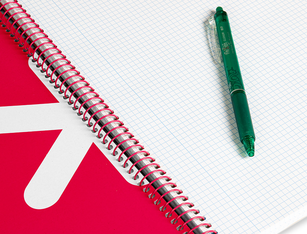 CUADERNO ESPIRAL A4 ANTARTIK TAPA DURA 80H 90GR CUADRO 4MM CON MARGEN COLOR NEGRO