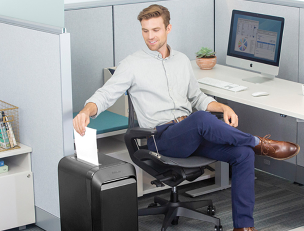DESTRUCTORA DE DOCUMENTOS FELLOWES LX-220 CAPACIDAD DE CORTE 20 H SEGURIDAD P4 DESTRUYE GRAPAS CLIPS Y