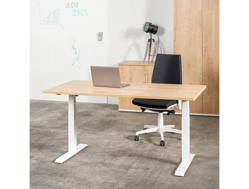 MESA ROCADA REGULABLE EN ALTURA ELECTRICAMENTE HASTA 129 CM ESTRUCTURA DE ACERO TABLERO 180 CM COLOR ROBLE