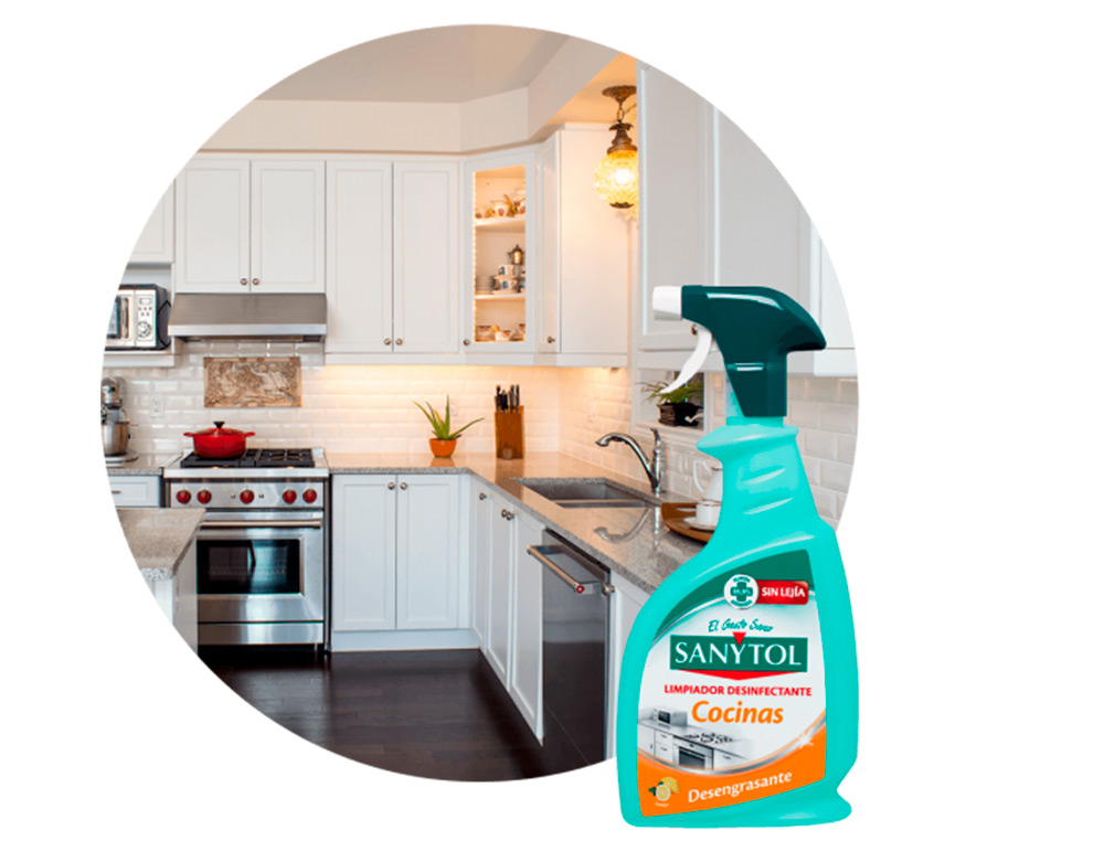 LIMPIADOR DESINFECTANTE SANYTOL PARA COCINAS CON PISTOLA PULVERIZADORA BOTE DE 750 ML