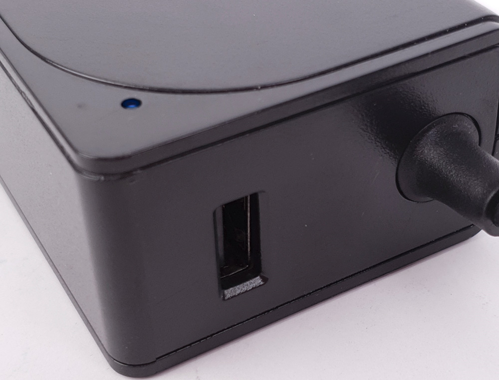 ADAPTADOR DE CORRIENTE NGS AUTOMATIC 45W CON 8 ADAPTADORES Y SALIDA USB 2A