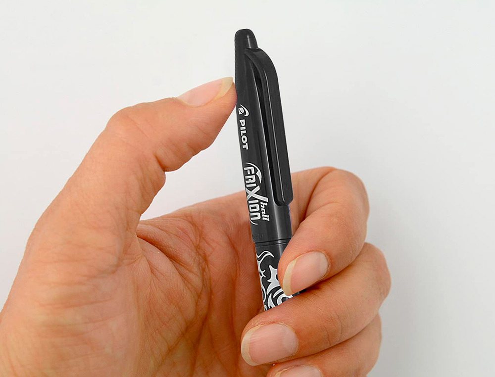 BOLIGRAFO PILOT FRIXION BALL BORRABLE 0,7 MM PUNTA MEDIA NEGRO EN BLISTER