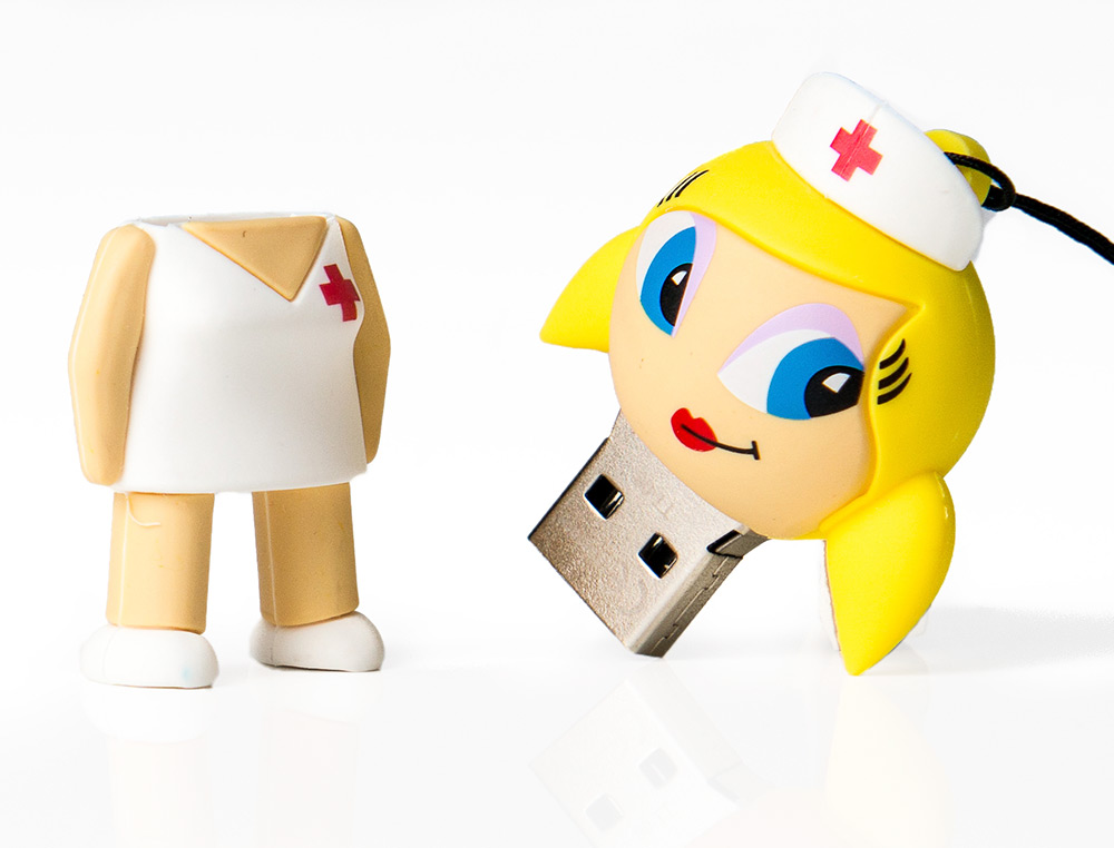 MEMORIA USB TECH ON TECH ENFERMERA KITTY 32 GB