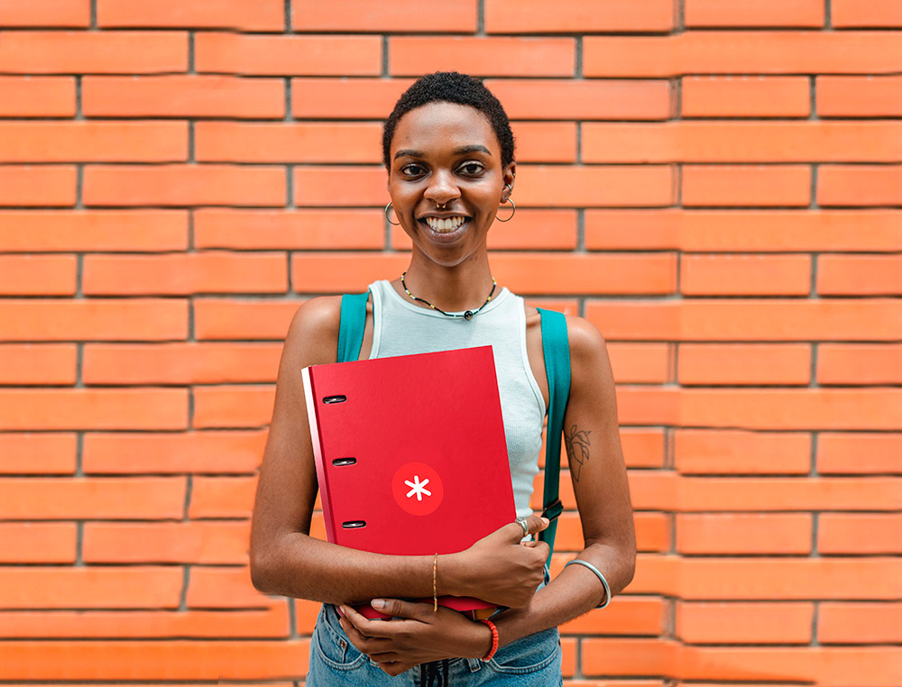 CARPETA CON RECAMBIO ANTARTIK A4 CUADRO 5MM FORRADA 4 ANILLAS 25MM REDONDAS COLOR FRAMBUESA