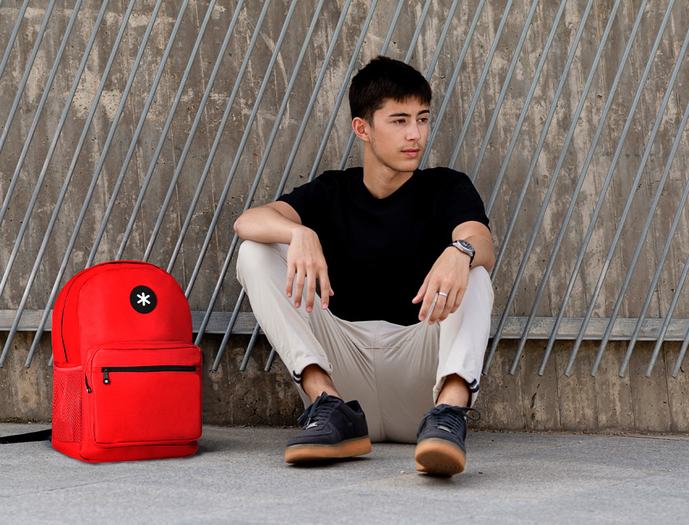 MOCHILA ANTARTIK CON ASA Y BOLSILLO FRONTAL CON CREMALLERA COLOR ROJO 320X140X430 MM