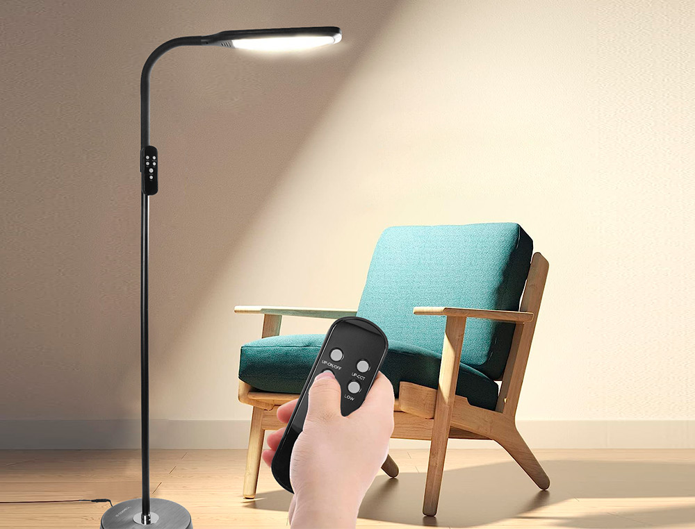 LAMPARA DE SUELO Q-CONNECT 15W CON CONTROL REMOTO ALTURA 146 CM COLOR NEGRO