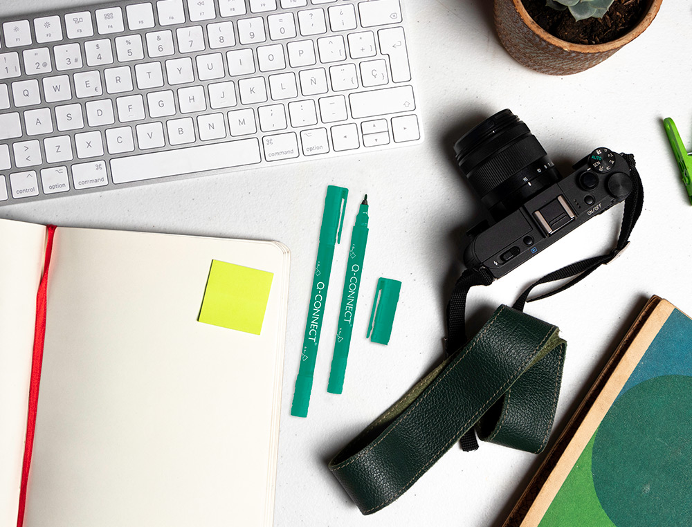 ROTULADOR Q-CONNECT MARCADOR PERMANENTE DOBLE PUNTA COLOR VERDE 0,4 MM Y 1 MM