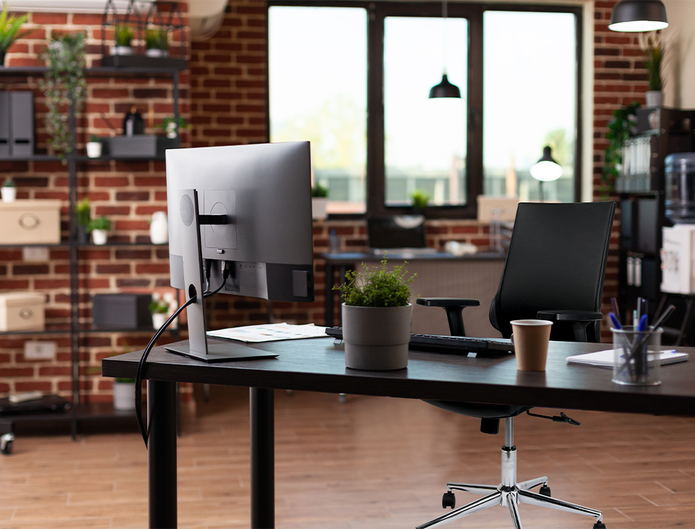 SILLA GIRATORIA Q-CONNECT RESPALDO MEDIO DE SIMILPIEL REGULABLE EN ALTURA 980+100X630X625 MM COLOR NEGRO