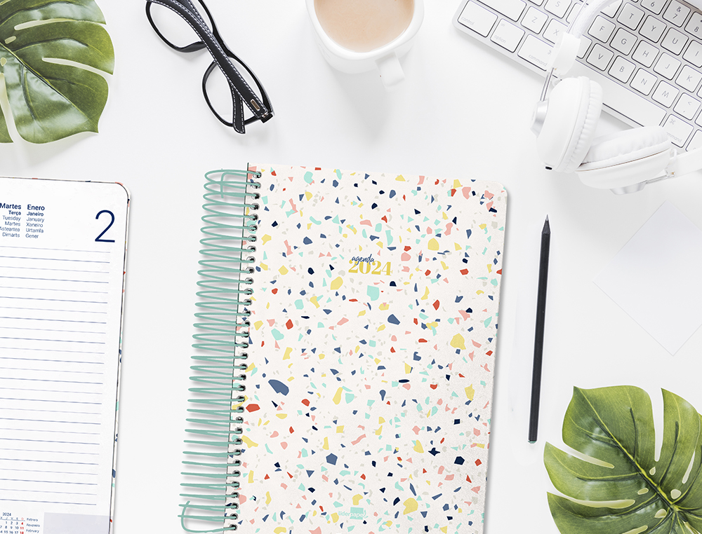 AGENDA ESPIRAL LIDERPAPEL PERISSA A4 2024 DIA PAGINA PAPEL 80 GR DISEO TERRAZO