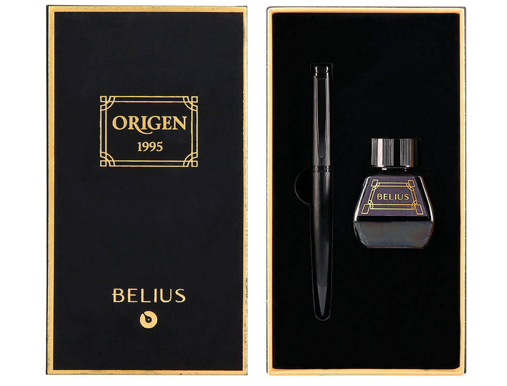 PLUMA Y FRASCO DE TINTA BELIUS ORIGEN 1995 ALUMINIO TEXTURA CEPILLADA COLOR NEGRO TINTA NEGRA CAJA DISEÑO