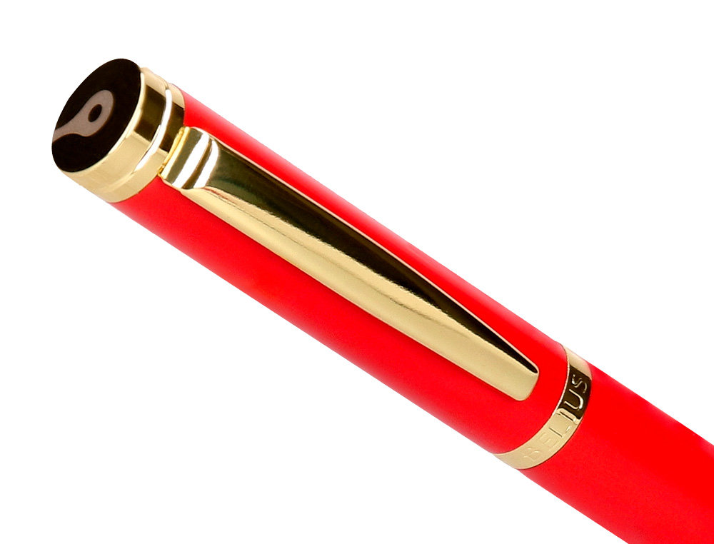 PLUMA Y ESTUCHE CUERO BELIUS PASSION DOR ALUMINIO TEXTURA CEPILLADA COLOR ROJO Y DORADO TINTA AZUL CAJA DE DISEÑO