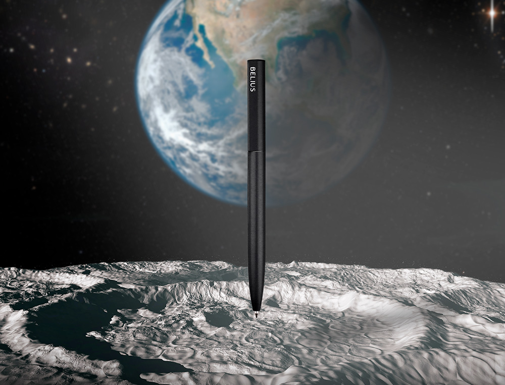 BOLIGRAFO BELIUS ROCKET B ALUMINIO COLOR MINIMALISTA NEGRO TINTA AZUL CAJA CILINDRICA