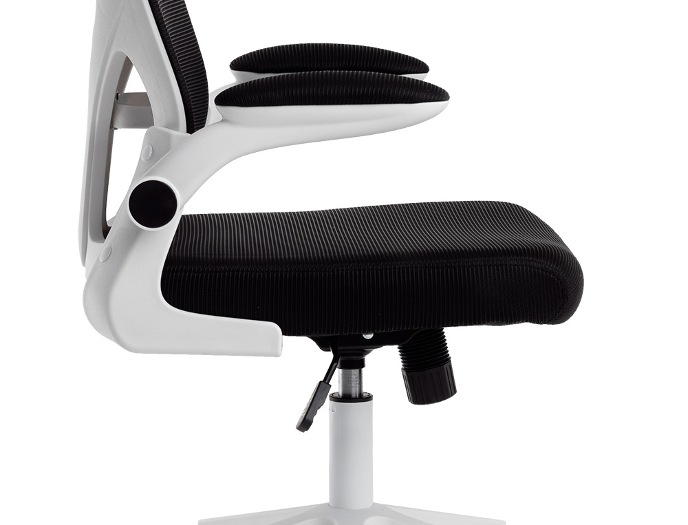SILLA Q-CONNECT ERGONOMICA PAL ERMO MALLA BASE NYLON ALT MAX 1300 ANC 610 PROF 600 RUEDAS PREMIUM COLOR BLANCO NEGRO
