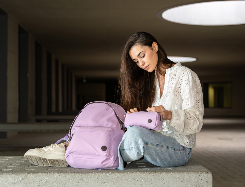 MOCHILA ANTARTIK BASIC PACK CON BOLSILLO PARA PORTATIL MORADO 20 L 300X160X420 MM