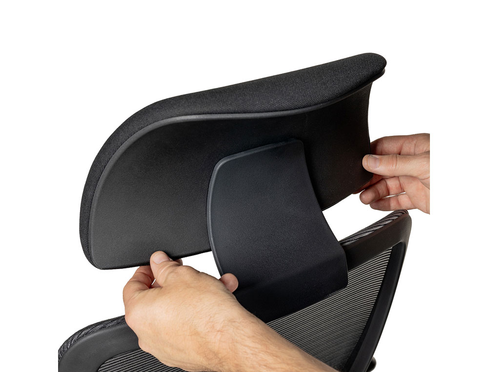SILLA ROCADA DIRECCION PREMIUM 24 HORAS CON BRAZOS AJUSTABLES RESPALDO DE MALLA Y ASIENTO EN TELA NEGRO