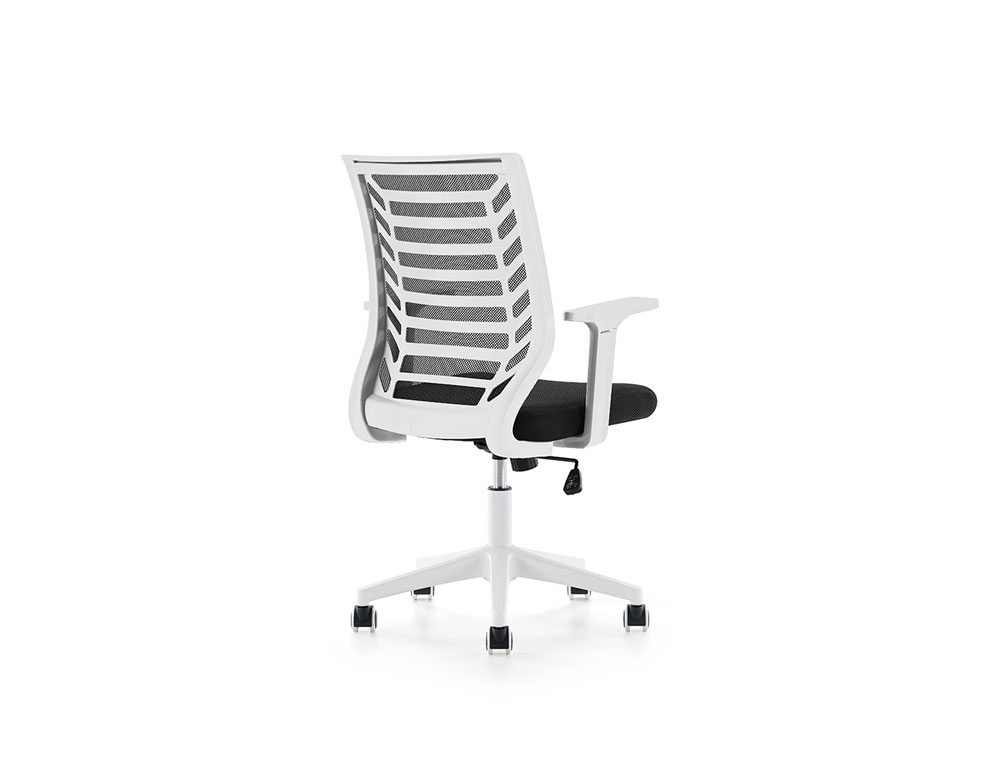 SILLA ROCADA DE OFICINA BRAZOS REGULABLES ESTRUCTURA BLANCA RESPALDO MALLA Y ASIENTO TELA IGNIFUGA AZUL