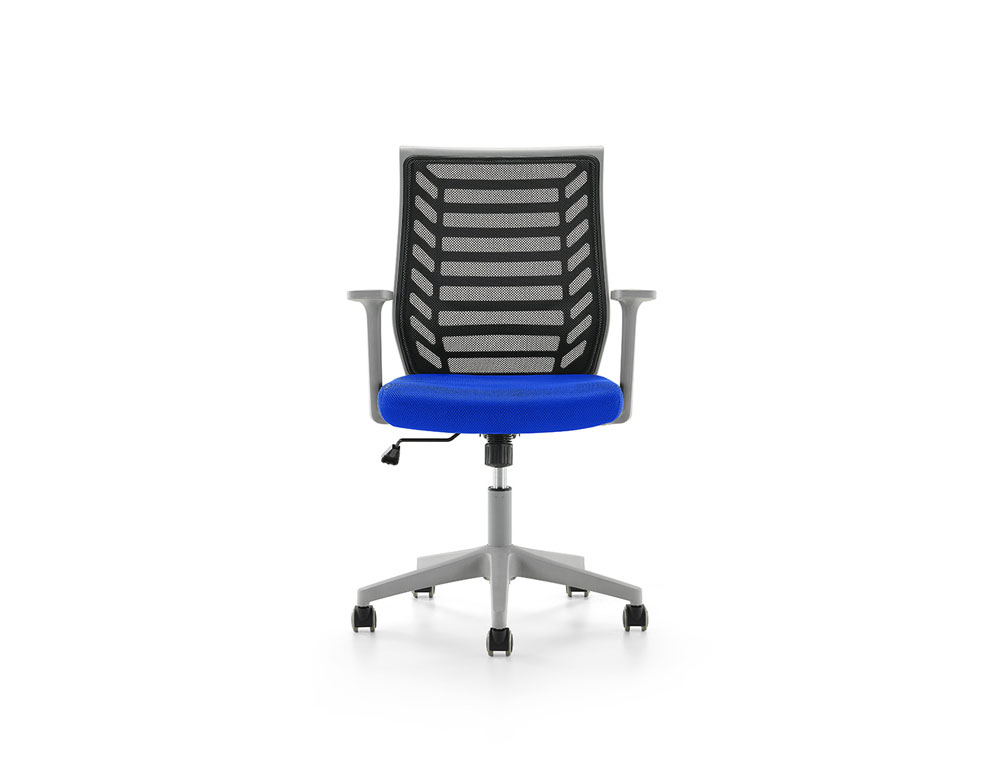 SILLA ROCADA DE OFICINA BRAZOS REGULABLES ESTRUCTURA GRIS RESPALDO MALLA Y ASIENTO TELA IGNIFUGA AZUL