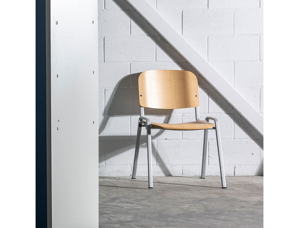 SILLA ROCADA CONFIDENTE ESTRUCTURA METALICA ASIENTO Y RESPALDO MADERA NATURAL 570X410X810 MM