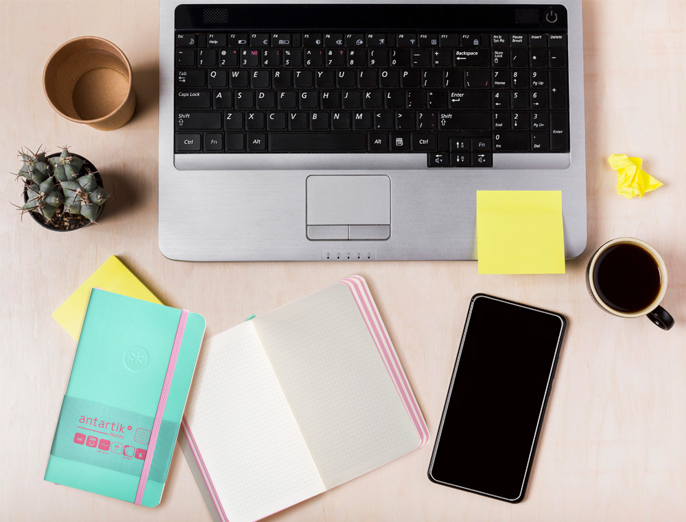 CUADERNO CON GOMILLA ANTARTIK NOTES TAPA BLANDA A6 CUADRICULA ROSA Y TURQUESA 100 HOJAS 80 GR FSC