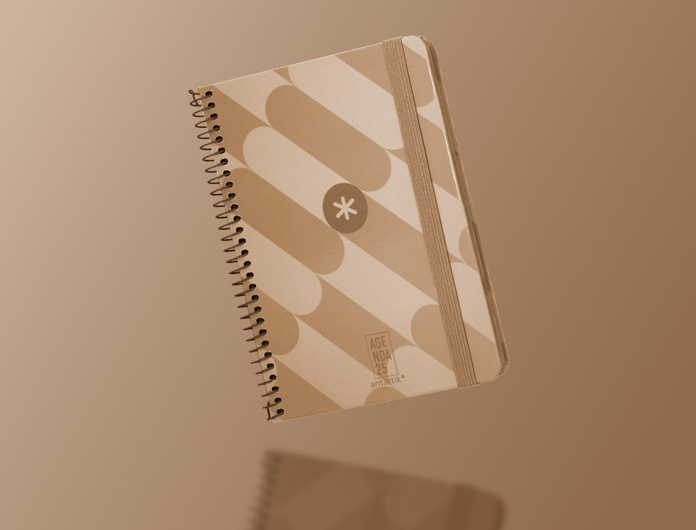 AGENDA ESPIRAL ANTARTIK PATTERN A6+ 2025 SEMANA VISTA COLOR ROSA NUDE PAPEL 80GR