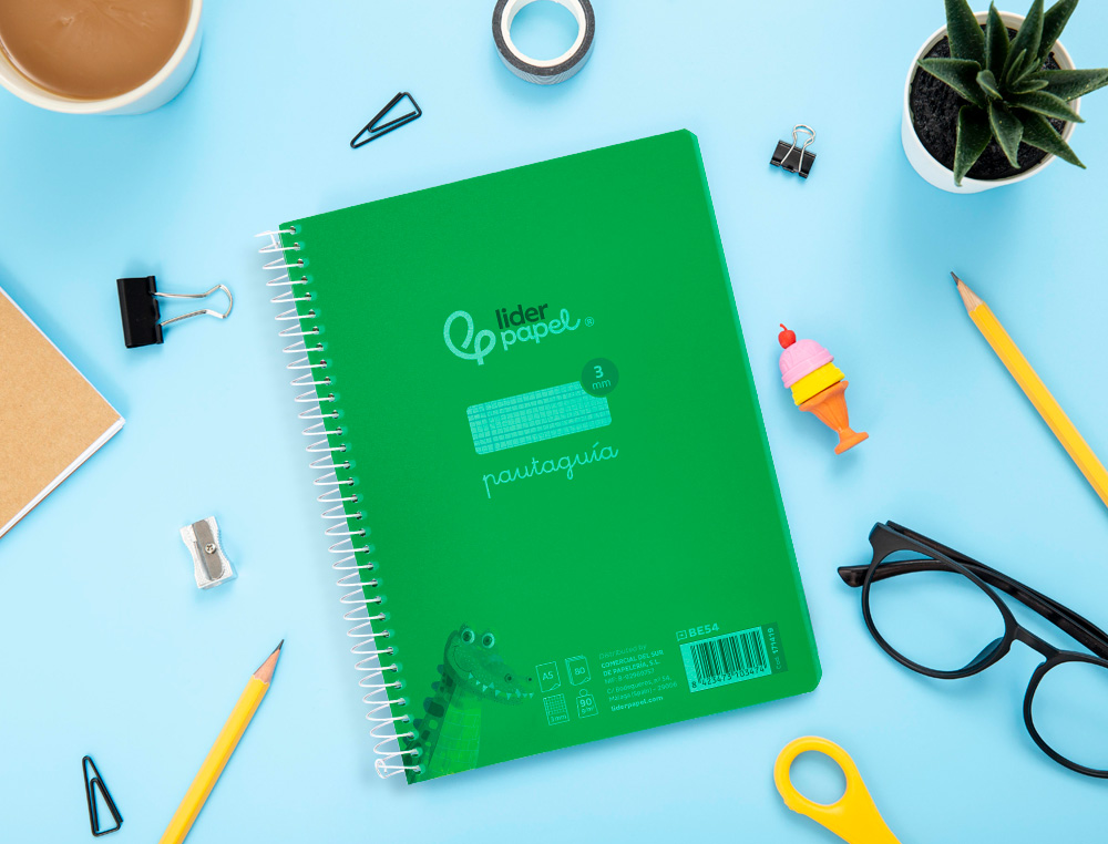 CUADERNO ESPIRAL LIDERPAPEL A5 PAUTAGUIA TAPA PLASTICO 80H 90GR CUADRO PAUTADO 3 MM CON MARGEN COLOR VERDE