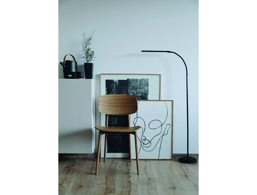 LAMPARA DE PIE MAUL LED PIRRO ALUMINIO COLOR NEGRO 1250X265X430 MM