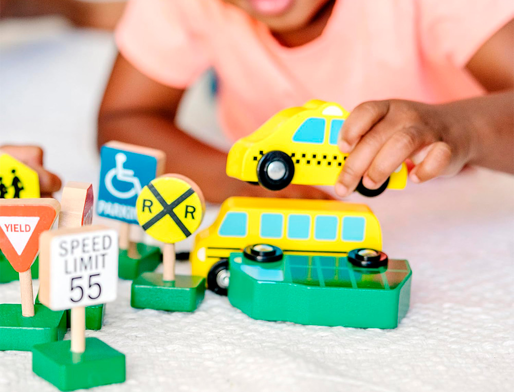 JUEGO INFANTIL IMAGINOVO MADERA VEHICULOS Y SEÑALES DE TRAFICO +3 AÑOS 16 PIEZAS 30X22X4CM