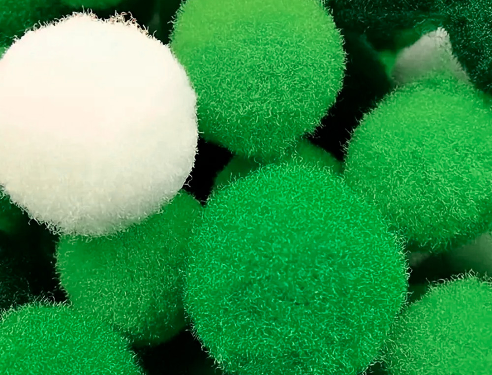 POMPONES DE COLORES LIDERPAPEL 1,5 CM TONALIDADES VERDES BOLSA CON 80 UNIDADES