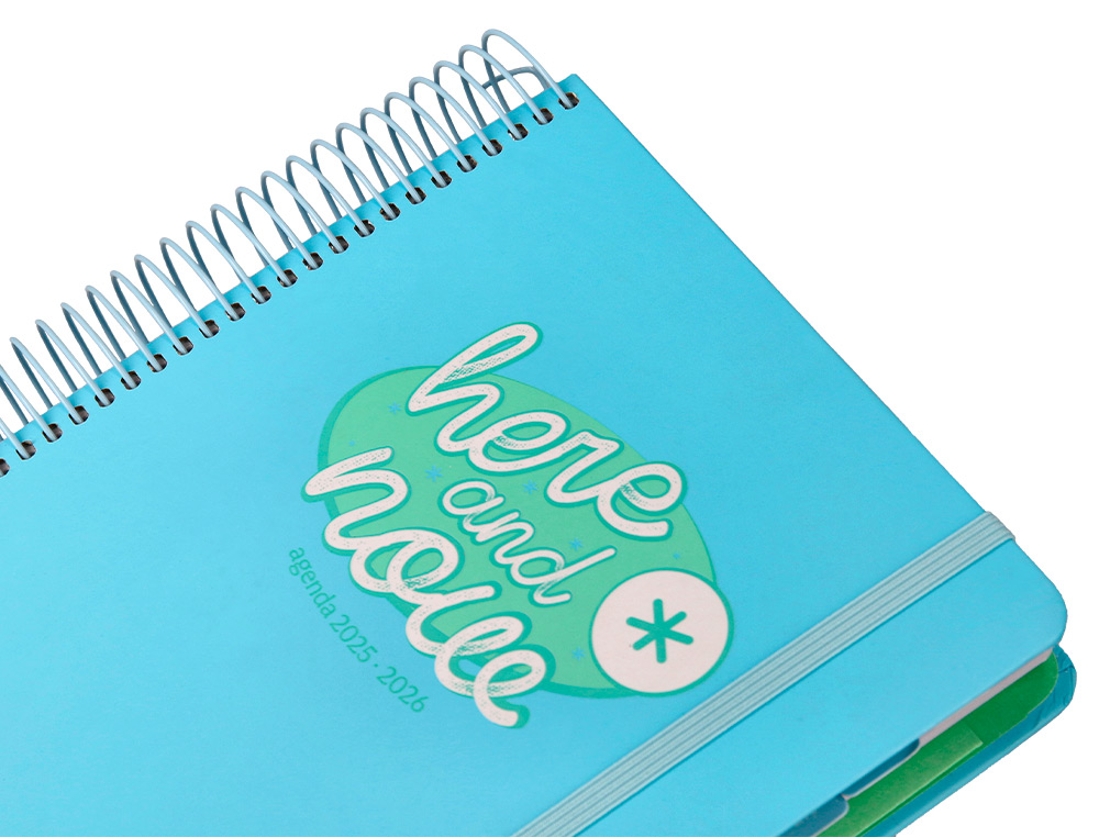 AGENDA ESCOLAR ANTARTIK 25-26 ESPIRAL HERE AND NOW AZUL DIA PAGINA A5 BILINGÜE PAPEL FSC 80 GR 80 GR