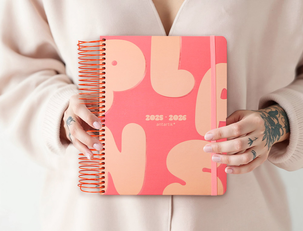 AGENDA ESCOLAR ANTARTIK 25-26 ESPIRAL PLANS NARANJA DIA PAGINA A5 BILINGÜE PAPEL FSC 80 GR