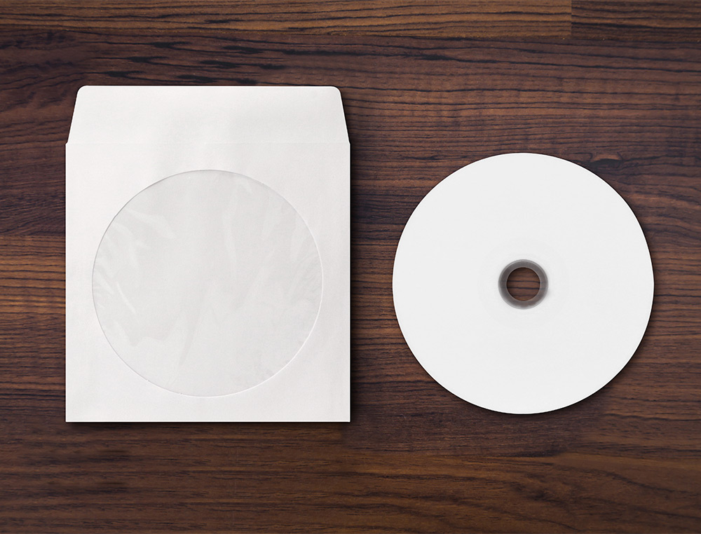 SOBRE PARA CD Q-CONNECT CON VENTANA TRANSPARENTE Y SOLAPA -PACK DE 50 UNIDADES