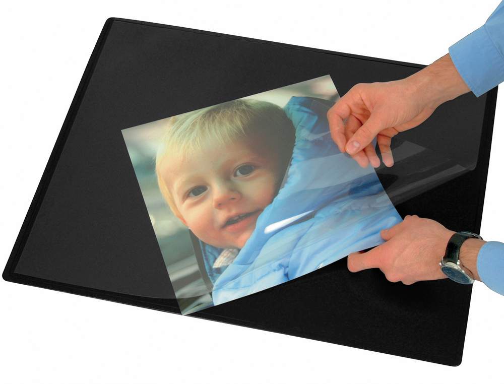 VADE SOBREMESA Q-CONNECT NEGRO CON SOLAPAS TRANSPARENTES 50X63 CM