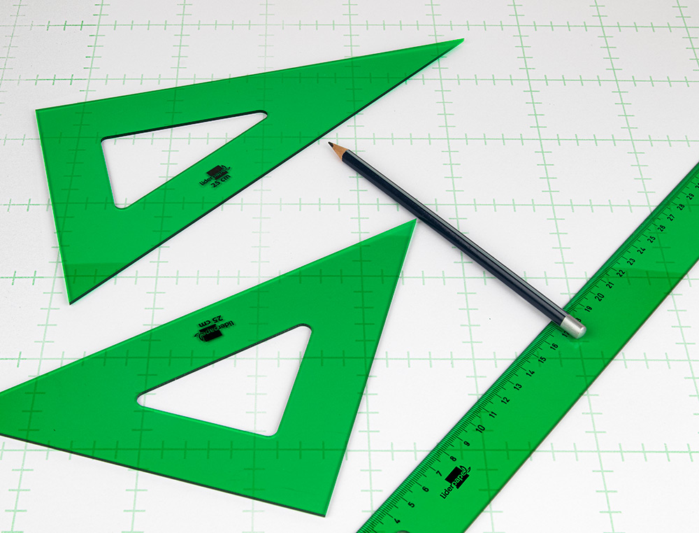 JUEGO ESCUADRA CARTABON REGLA 30 CM Y SEMICIRCULO EN PETACA LIDERPAPEL VERDE