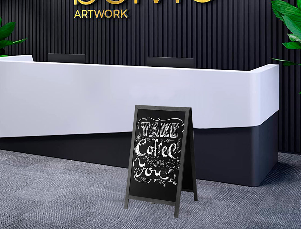 PIZARRA NEGRA LIDERPAPEL CABALLETE DOBLE CARA DE MADERA CON SUPERFICIE PARA ROTULADORES TIPO TIZA 55X85 CM