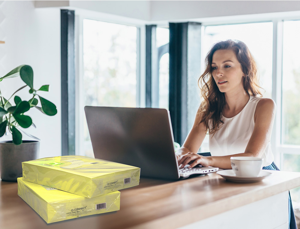 PAPEL COLOR Q-CONNECT DIN A4 80GR AMARILLO NEON PAQUETE DE 500 HOJAS