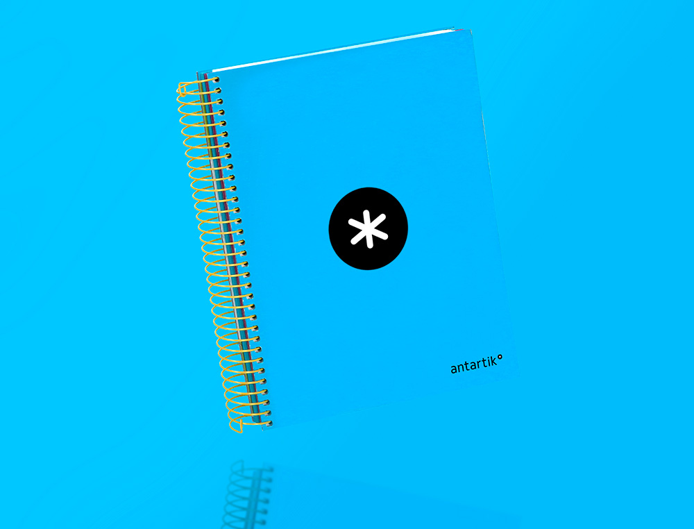 CUADERNO ESPIRAL A5 MICRO ANTARTIK TAPA FORRADA 120H 100 GR HORIZONTAL 5 BANDAS 6 TALADROS COLOR AZUL