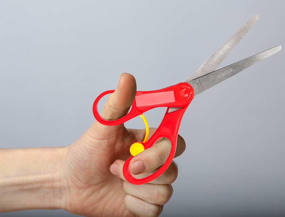 TIJERA LIDERPAPEL 15 CM CON RESORTE PARA FACILITAR EL CORTE UNIDAD