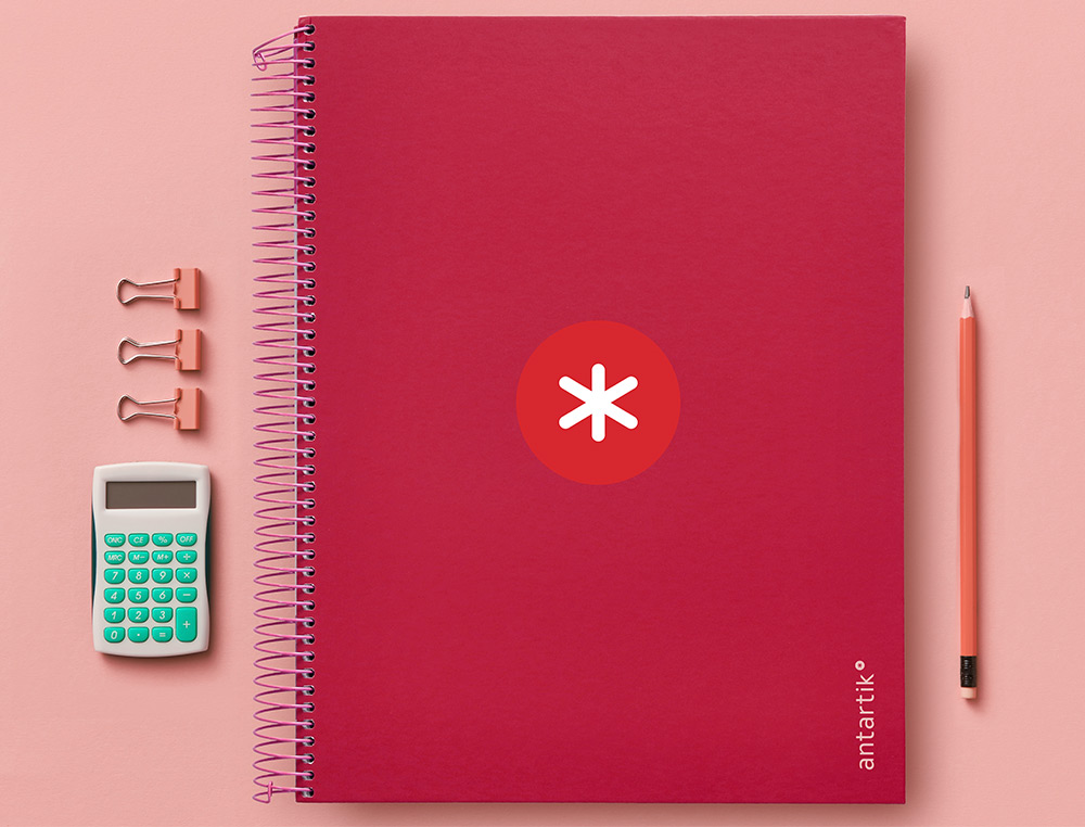 CUADERNO ESPIRAL A4 MICRO ANTARTIK TAPA FORRADA 120H 100 GR CUADRO 5MM 5 BANDAS 4 TALADROS COLOR FRAMBUESA