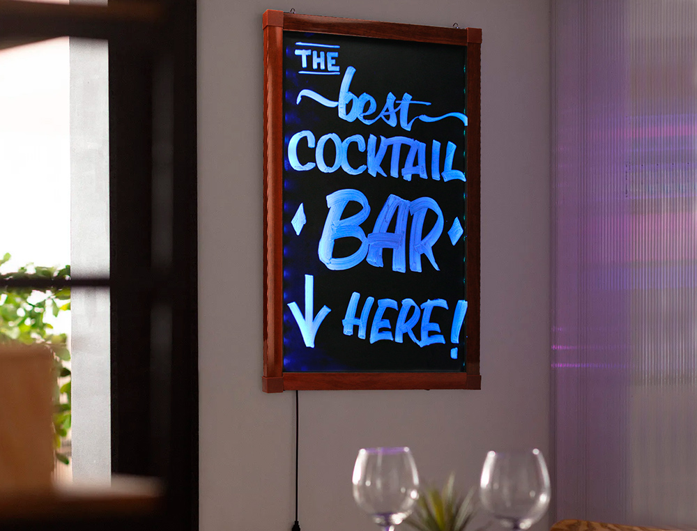 PIZARRA CRISTAL LIDERPAPEL CON LED EN CABALLETE DE MADERA PARA ROTULADORES TIPO TIZA 50X90CM
